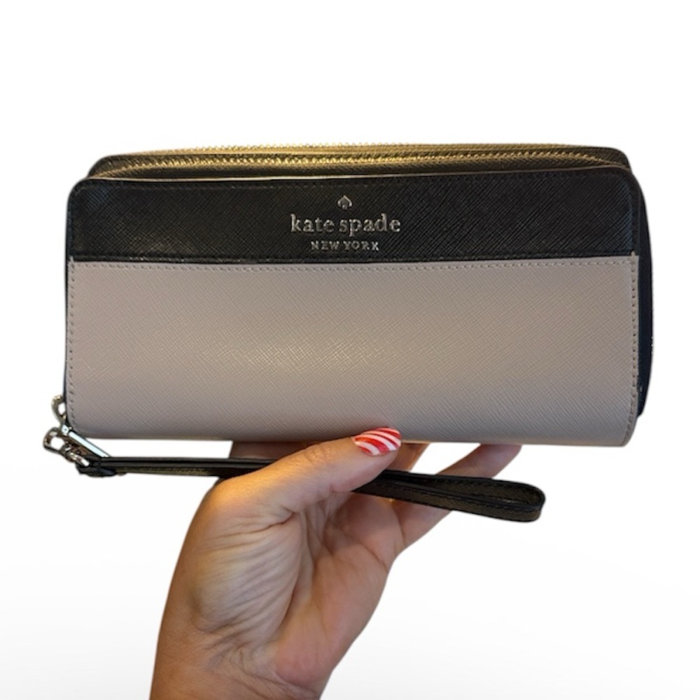 Kate Spade Black and Cream Wallet large wristlet zip card clutch designer